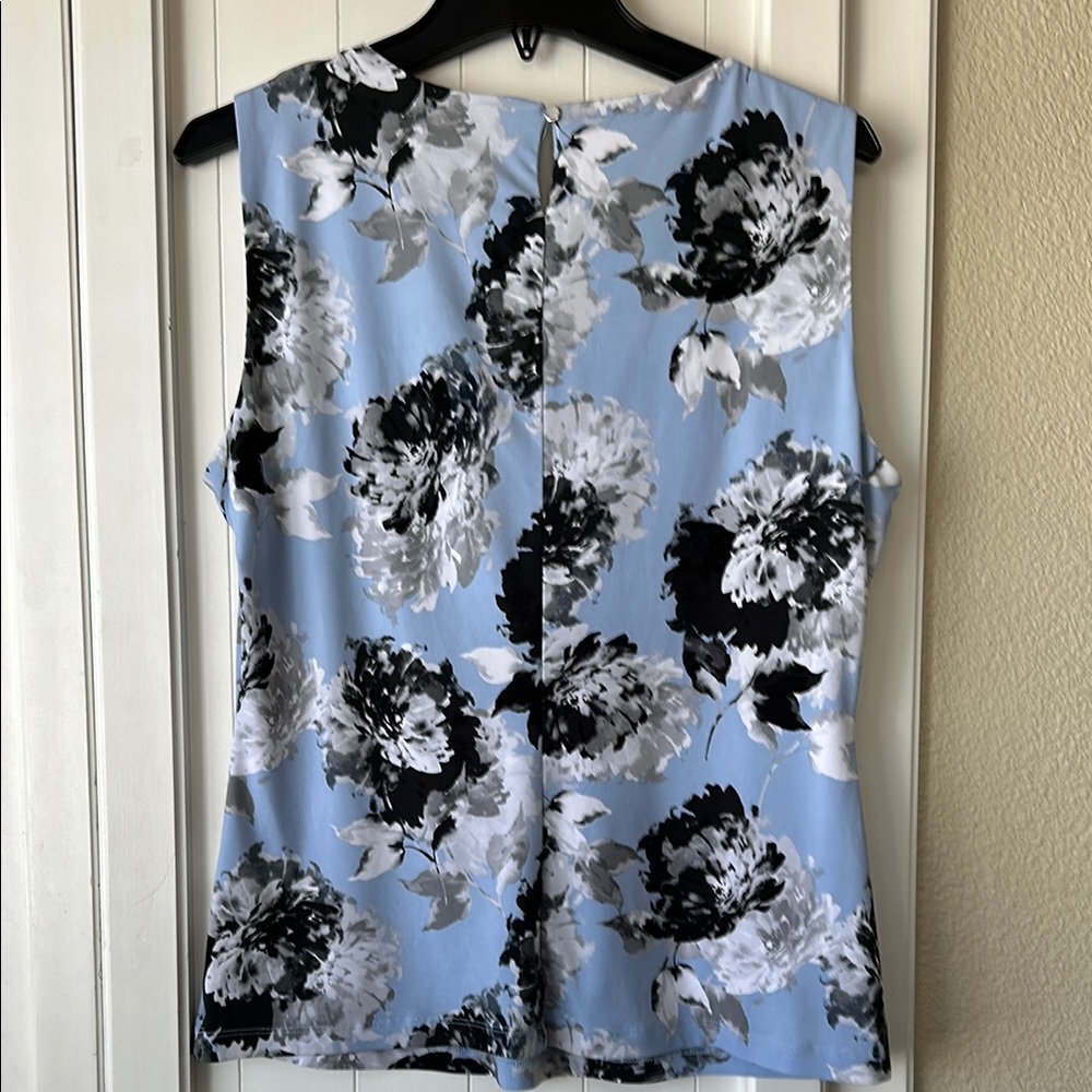 Calvin Klein Women's Blue Floral Top - Picture 2 of 7